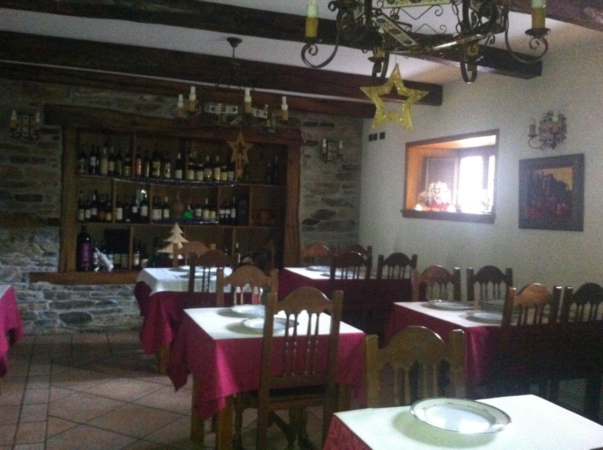 El Urogallo San Pedro  Luaran gambar